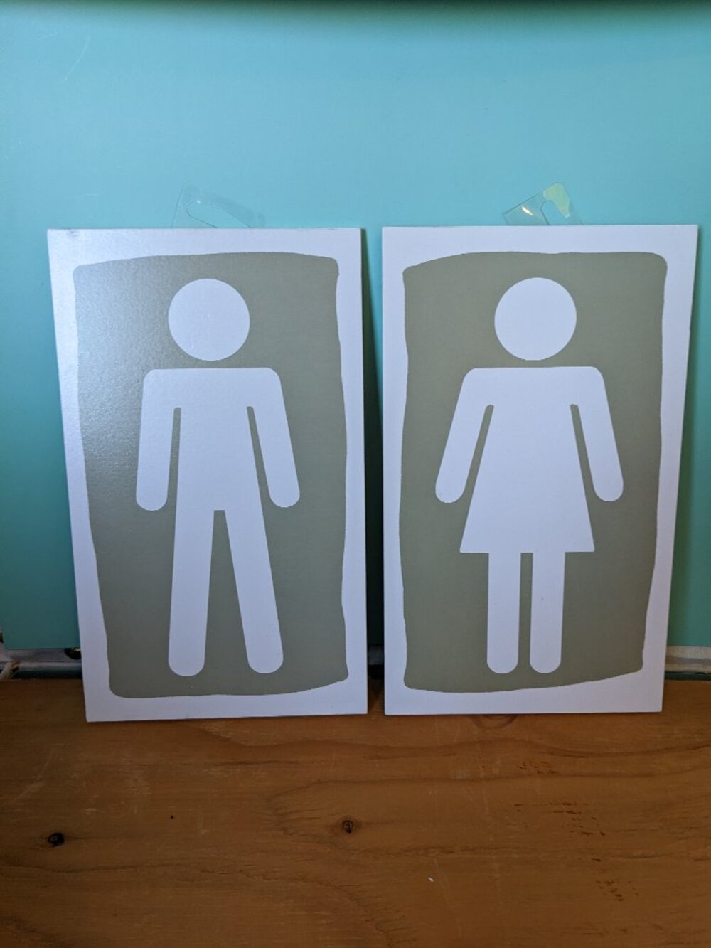 NWT Men/Women Signs Set - Green